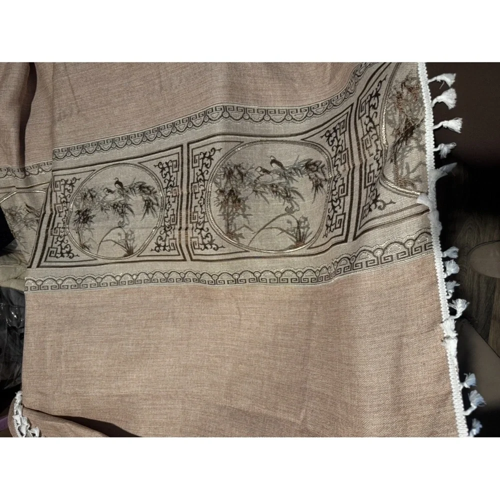 Elegant tablecloth with Chinese style. Washable dinner tassel cloth. 94x55